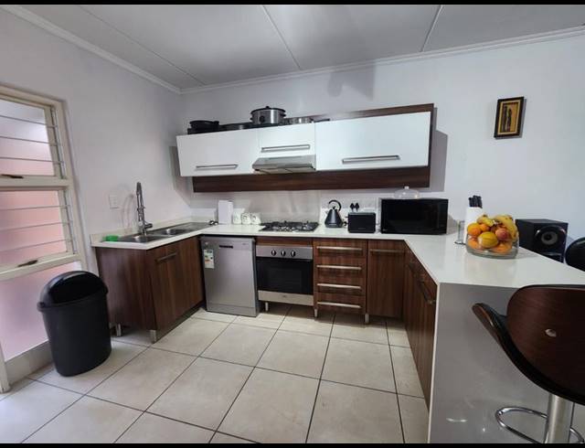 3 BEDROOM TOWNHOUSE FOR SALE IN GLENVISTA